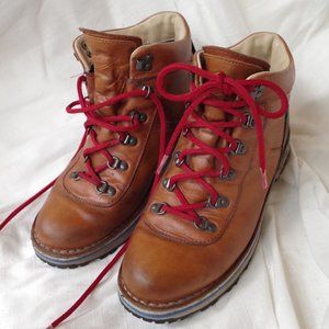 Merrell Waitsfield leather hiking boots size 8